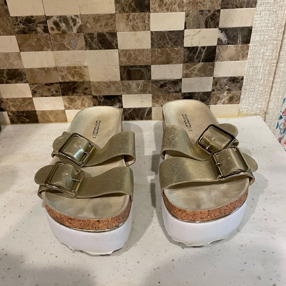 Divided Sandals - Picture 5 of 5